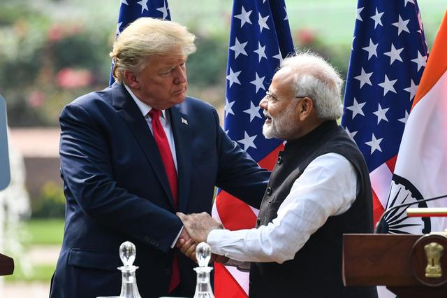 Palais et prière: le deuxième jour de Donald Trump en Inde