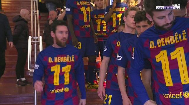 PHOTO : les Barcelonais avec un maillot Dembélé