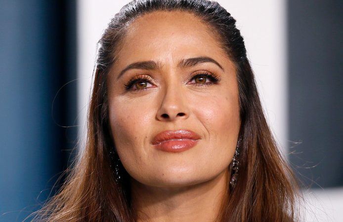 Salma Hayek recadre un internaute