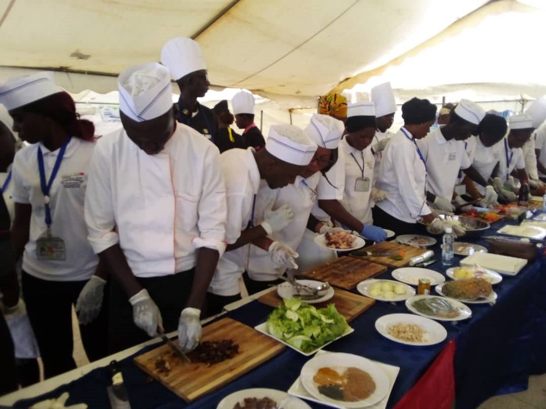 COONTRIBUTION DE LA FEDERATION NATIONALE DES CUISINERS DU SENEGAL A LA CELEBRATION DE LA JOURNEE MONDIALE DE LA FEMME DU 08 MARS 2020 A LA PLACE DU SOUVENIR AFRICAIN DE DAKAR-SENEGAL