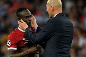 Le mauvais coup de Zinedine Zidane à Sadio Mané