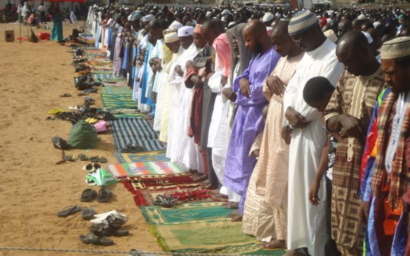 Interdiction de prier dans les mosquées : L’imam de Guinaw Rails présente ses excuses…