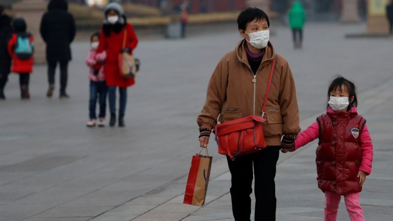 COVID-19 : des écoles rouvrent en Chine, de strictes règles appliquées