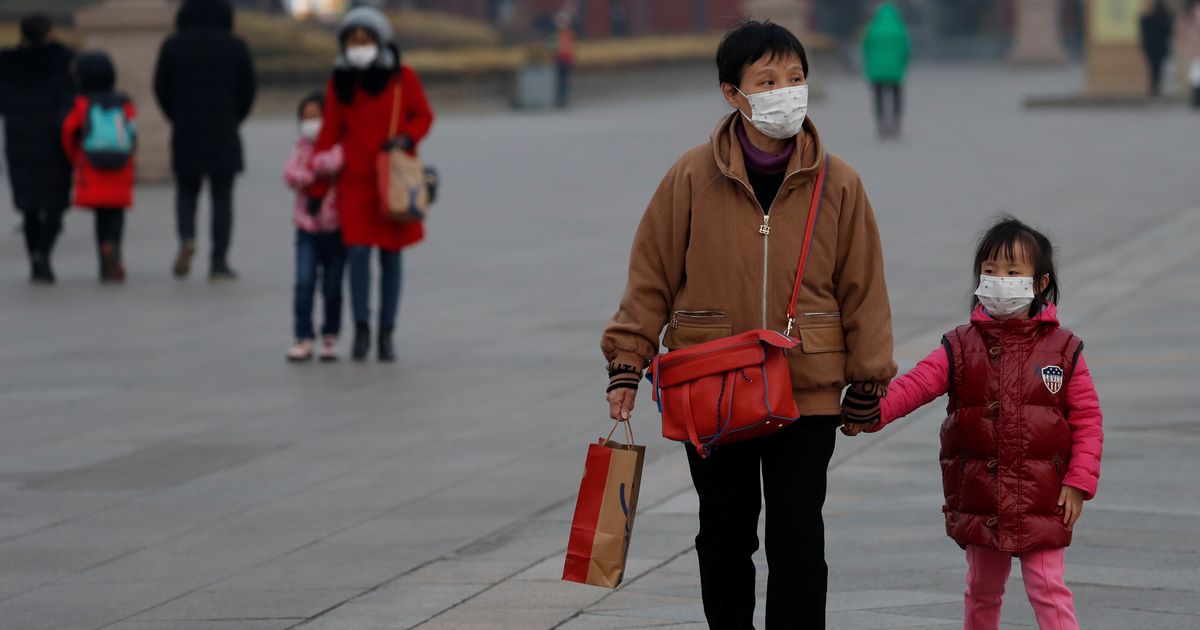 COVID-19 : des écoles rouvrent en Chine, de strictes règles appliquées