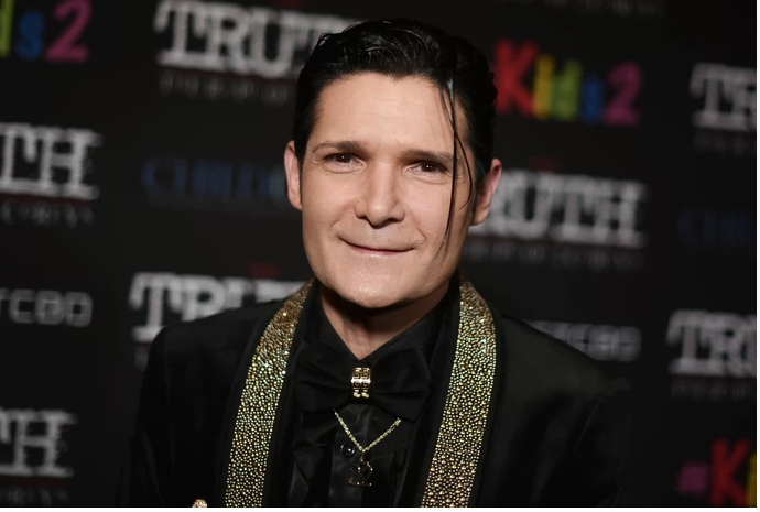 Corey Feldman, l’ex-enfant star,  accuse Charlie Sheen de viol