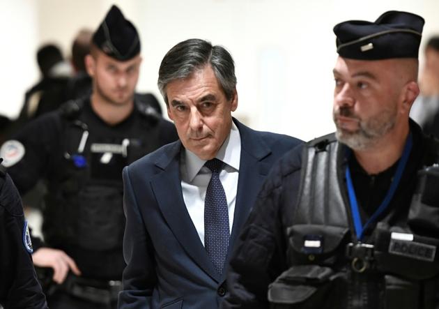 AU DERNIER JOUR DU PROCÈS FILLON, LA DÉFENSE VA PLAIDER ???