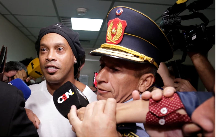 Ronaldinho et son frère arrêtés au Paraguay (suite de l’affaire)