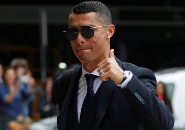 Cristiano Ronaldo marque un joli but contre… le Covid-19