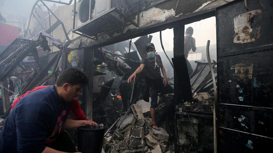 URGENT PALESTINE :Neuf morts et 60 blessés dans l’incendie du marché de Gaza