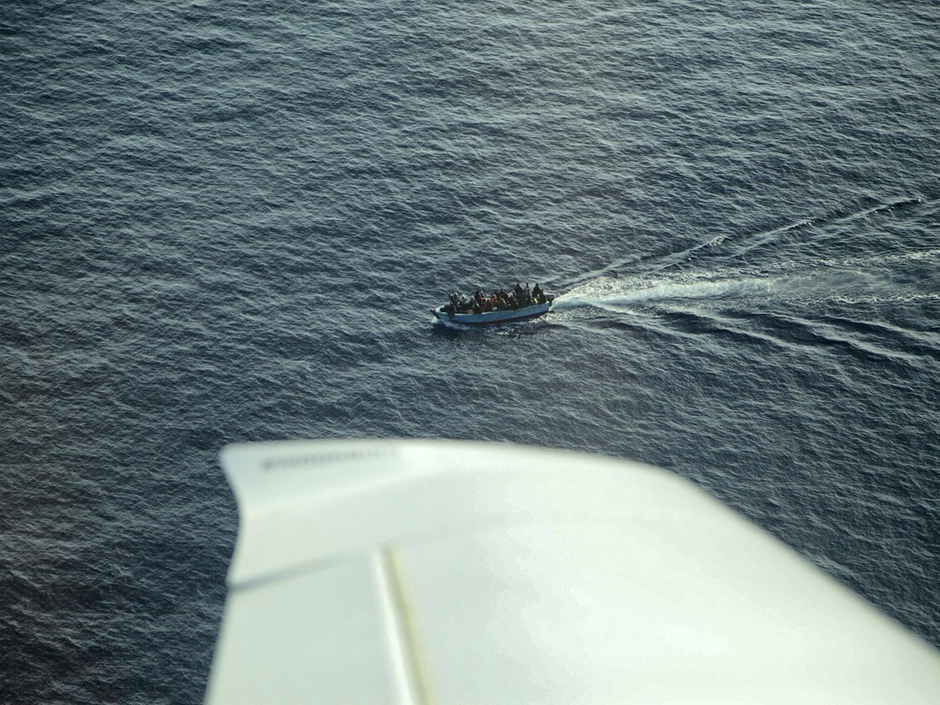 Une goutte dans l’océan: comment un avion tente de sauver des milliers de migrants en Méditerranée