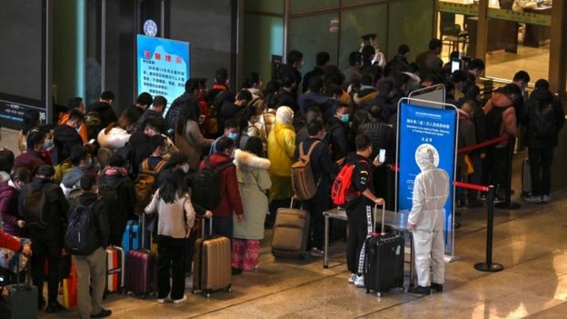 Berceau du coronavirus : Wuhan partiellement libéré de son confinement