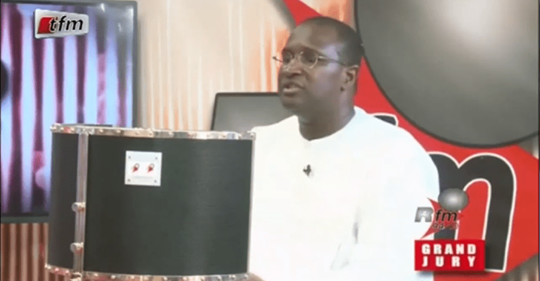 (Vidéo) Dr Amadou Sall (Institut Pasteur) explique pourquoi le confinement total n’est pas encore appliqué