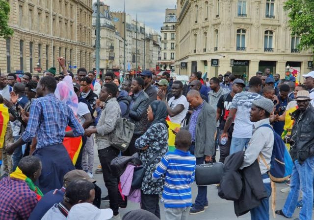 Covid-19: « Nous risquons de nous retrouver à la rue », alertent les Sénégalais bloqués en France