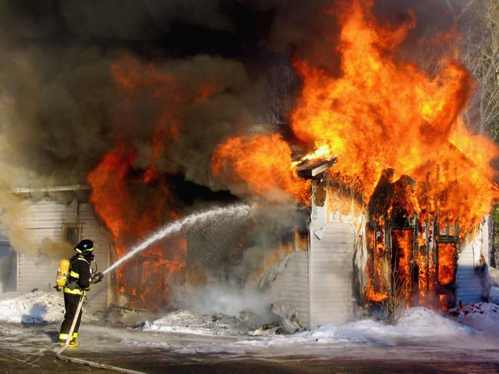 Societe Incendie à Mbour : Un malade mental met le feu à côté de l’entrepôt de bonbonnes de gaz de Auchan