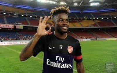 Alex Song sur son mode de vie à Arsenal: “Je vivais au dessus de mes moyens, tout mon argent allait…”