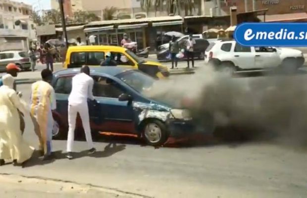 VIDÉO – CASTORS : VÉHICULE PREND FEU EN PLEINE CIRCULATION