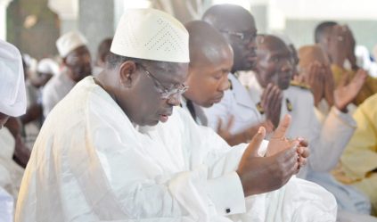 Korité-2020 : Macky Sall prie à…