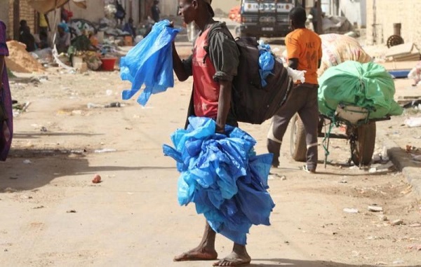 Interdiction sachets en plastique: Des commerçants demandent au gouvernement de reculer