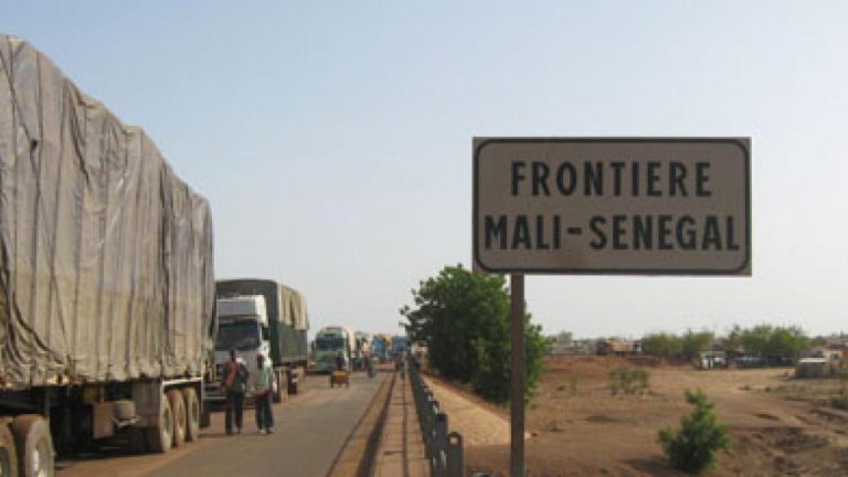 Kédougou : La traversée de voyageurs en provenance du Mali inquiète les autorités médicales