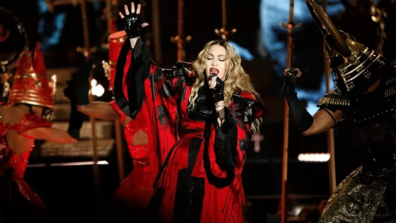 Malade pendant sa tournée, Madonna annonce avoir été testée positive au Covid-19