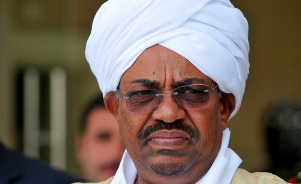 Le procureur du Soudan suggère que Bashir ne soit pas extradé vers la CPI