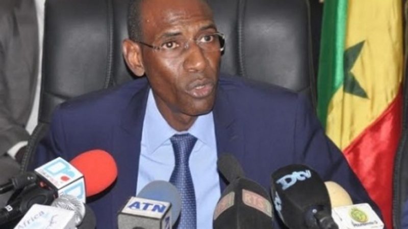 Abdoulaye Daouda Diallo : « l’Etat va vendre 30 HA de l’Aeroport de Yoff «