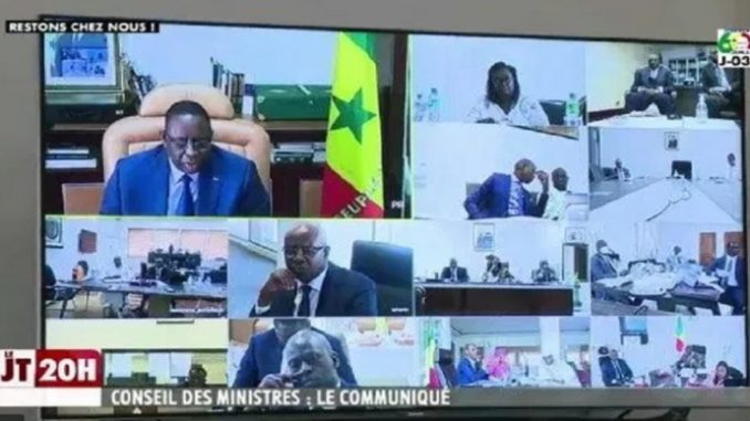 Macky Sall à ses ministres : « Travaillez avec les partenaires du secteur des transports, à la levée des restrictions selon des modalités à convenir »