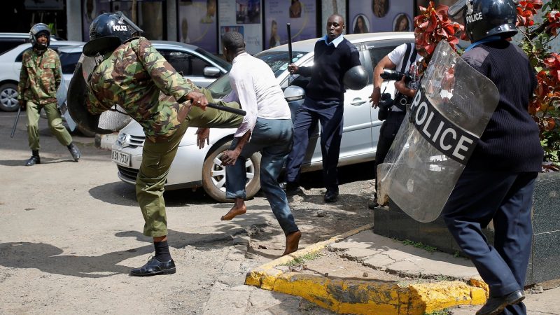 Des policiers kenyans « seront inculpés pour meurtres durant le couvre-feu »