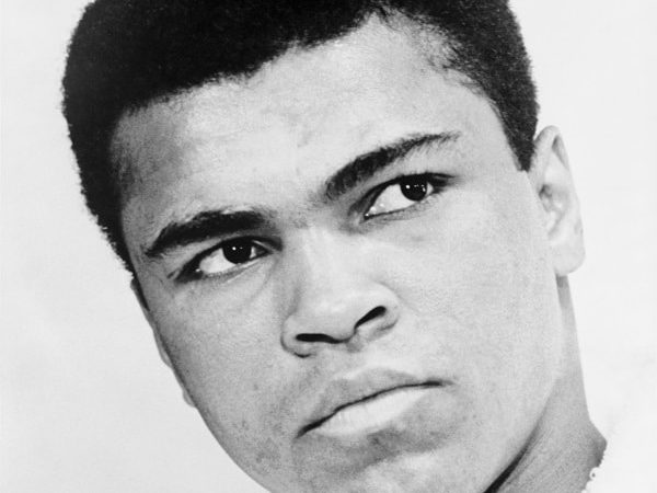 Dans un monde secoué par le racisme anti-noir, ces mots de Muhammad Ali résonnent toujours aussi fort !