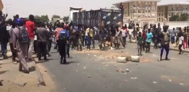 Grande manifestation à Touba: Vive tension entre les chauffeurs et policiers