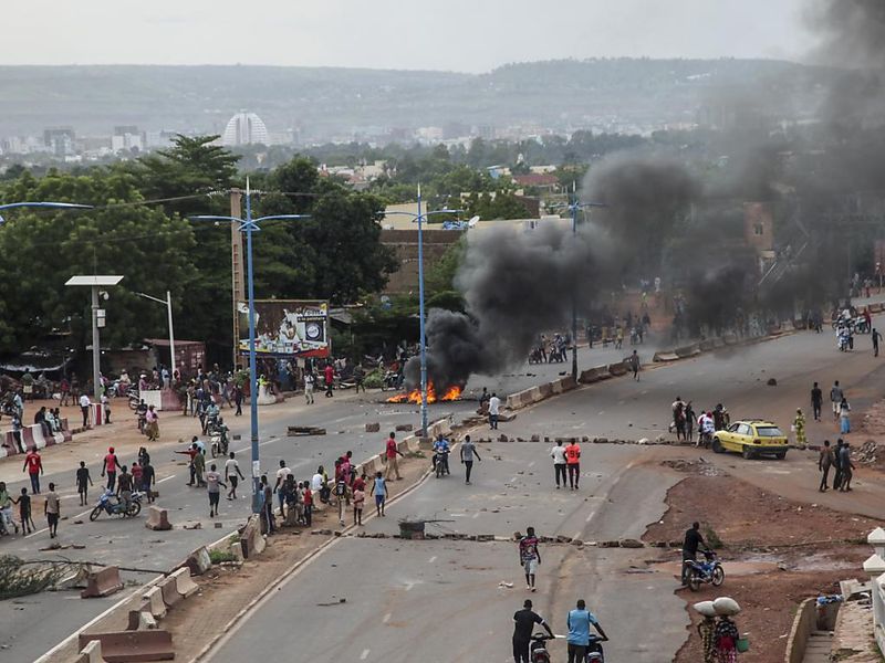 Le pouvoir malien libère les leaders de la contestation