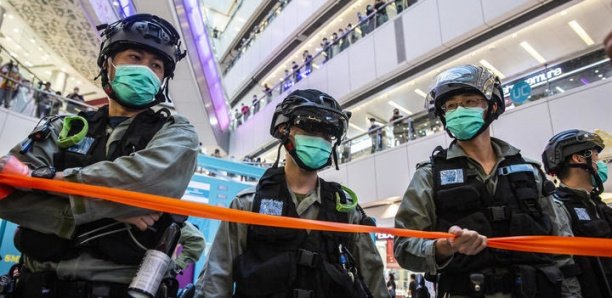 Hong Kong : arrestation de quatre étudiants militants, conséquence de la loi de sécurité nationale