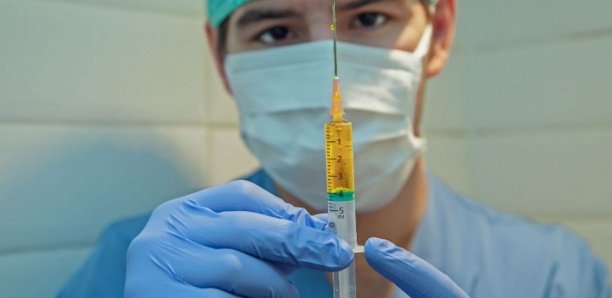 Covid-19 : va-t-on injecter le virus aux volontaires qui testent les vaccins?