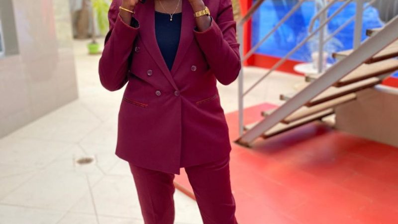 ( 07 Photos ) la très charmante Faty Dieng, Journaliste à la TFM étale toute sa classe