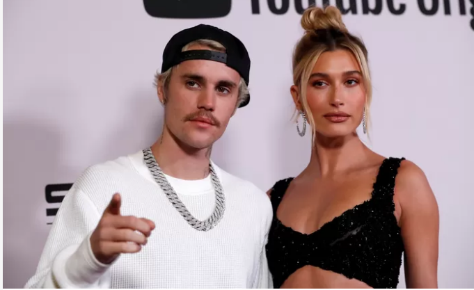 Hailey Bieber : Découvrez pourquoi elle s’est excusée auprès d’une serveuse