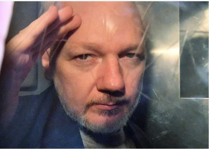 “Julian Assange était espionné comme dans un film”