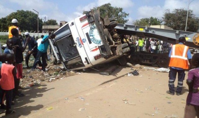 Kaolack : Une collision entre un camion malien et un bus fait 2 morts et 5 blessés