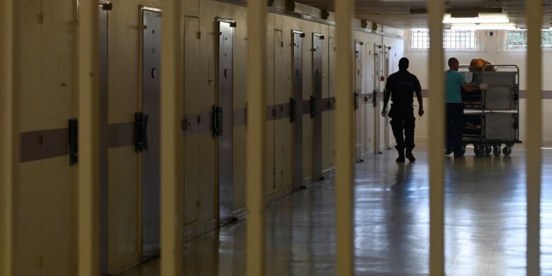 Un détenu retient sa compagne en otage à la prison de Roanne