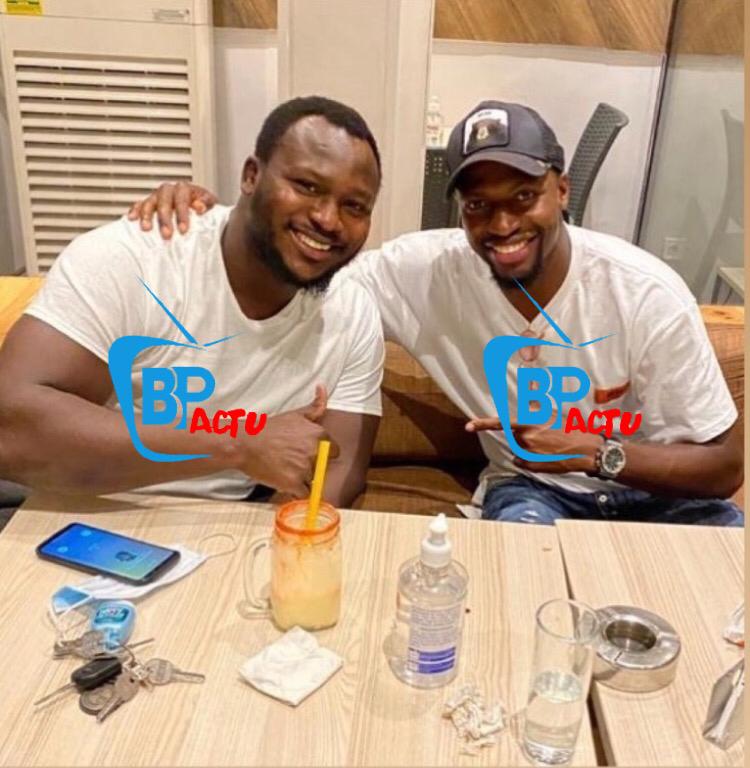 PHOTO – MODOU LÔ ET L’INTERNATIONAL SÉNÉGALAIS PAPE KOULY DIOP EN TOUTE COMPLICITE