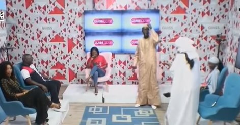 (Vidéo)Incroyable – Maman Aicha et pére Mangoné s’insultent sur le Plateau de SEN TV