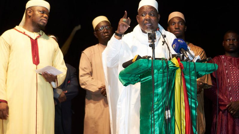 Mali: ” La France nous doit respect et nous lui devons respect”, Imam Dicko