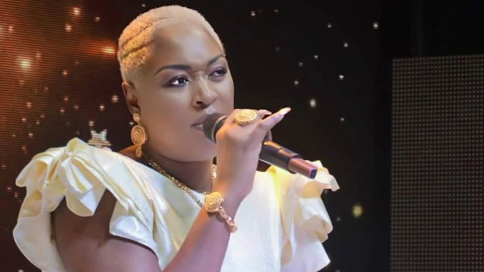 (Photos) Tabaski : Titi en mode crane rasé se dévoile pour ses fan’s…