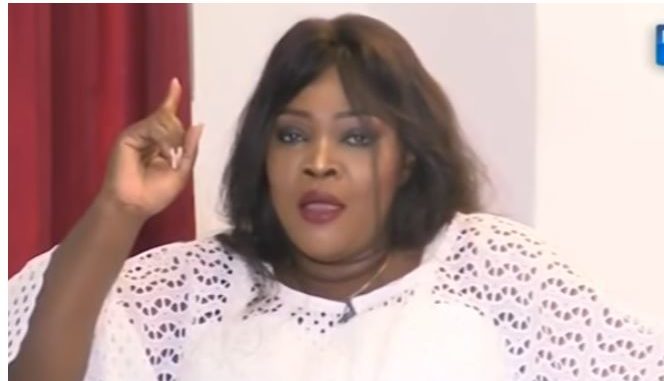 Ndella Madior : “Coup d’Etat Mali damako guinte… Mann saltiguée fashion la” [Vidéo]