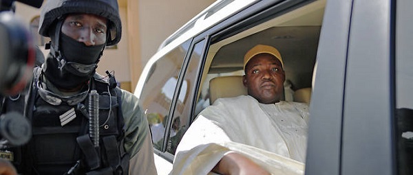 Adama Barrow testé négatif au coronavirus