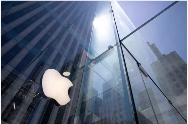 Apple vaut 2.000 milliards en Bourse, inédit pour une société américaine