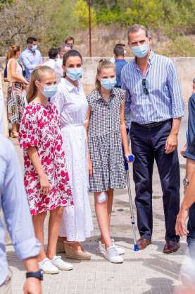 Letizia et Felipe VI offrent une « leçon de réalité » à leurs filles Leonor et Sofia .