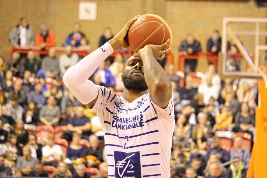 Basket – Jeep Elite: Le pivot des Lions Hamady Ndiaye signe au Bouzalac Basket Dordogne