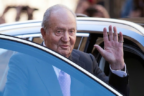 Espagne : soupçonné de corruption, l’ex-roi Juan Carlos s’exile