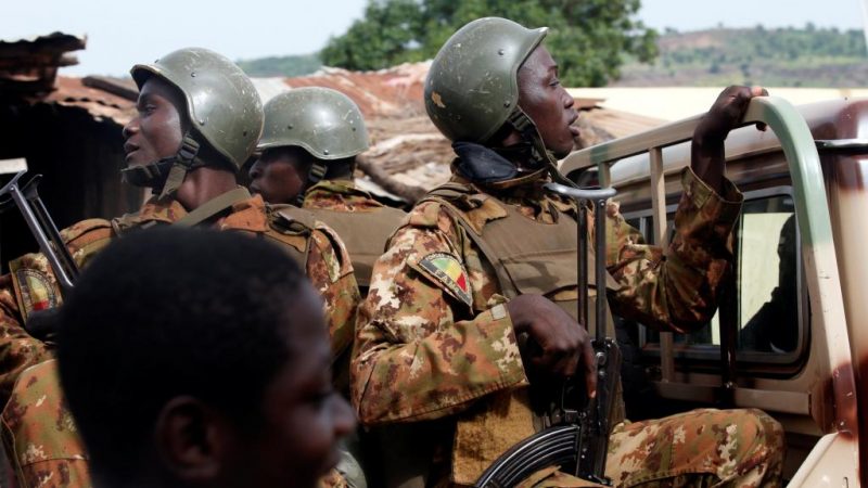 Coup d’État au Mali: 4 morts civils dans la nuit, selon l’hôpital de Bamako