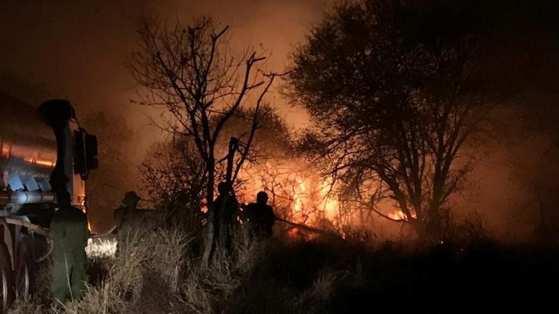 Une vague de feux de brousse dans les plus grands parcs nationaux du Kenya laisse le personnel soupçonner un incendie criminel